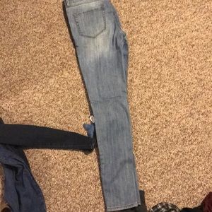 Distressed skinny jeans